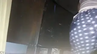 Amateur Shows Off Big Backside in Solo Clip