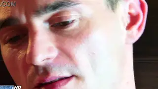Muscular Daddy Gets a Slow Handjob During a Massage