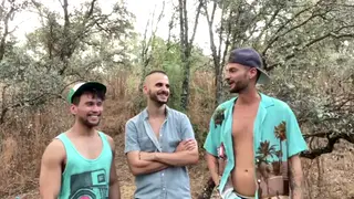 Friends Cruise a Public Spot for a Spontaneous Threesome