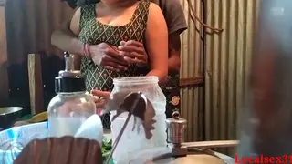 Indian MILF Enjoys Kitchen Encounter With Lover on Webcam