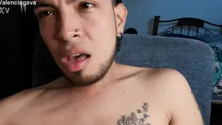 Amateur Shows Off Big Cock for Oral Pleasure