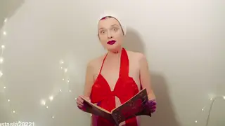 Voluptuous Woman Shows Off Big Tits in Holiday Clip