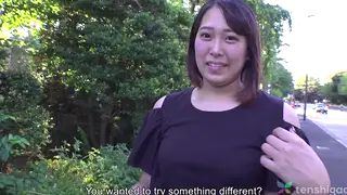 Japanese Amateur Performs Blowjob on Casting Couch