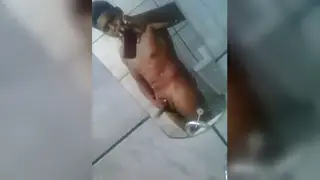 Teen Soloist Strokes Himself to the Edge