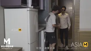 Asian Girlfriend Swaps Oral in Hairy 69