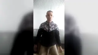 Solo Guy Pleasures Himself in Amateur Session in a Homemade Clip