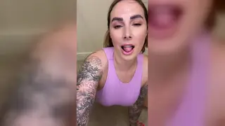 Voluptuous Tattooed Woman Gets Rimmed While Standing