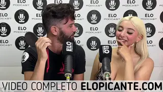 Latina Beauty Demonstrates Her Favorite Oral Technique