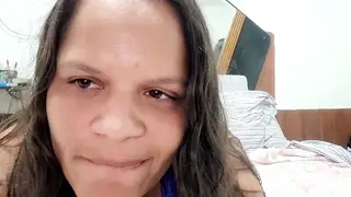Curvy Latina Webcam Model Reaches Intense Climax