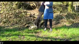 Amateur Flashes Her Body Along a Public Lane