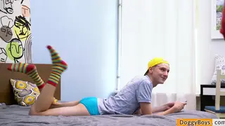 Slim Twink Jerks Off in Morning Shower
