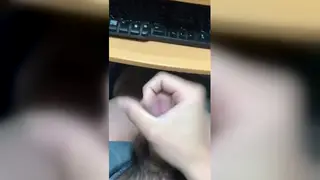 Solo Performer Shows Off His Impressive Length