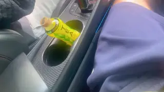 Asian Driver Helps Tourist Finish on His Shirt