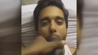 Amateur Guy Offers Quick Blowjob in Grainy Self-Shot Clip