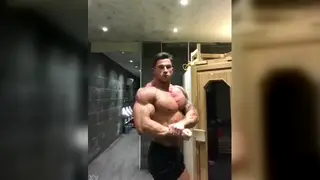 Muscular Stud Shows Off Ripped Physique Solo