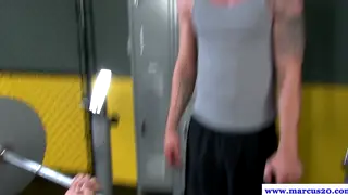 Muscular Tattooed Hunk Takes a Blowjob Before a Cumshot