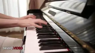 Japanese Teen Explores Her Body in Quiet Solo Session