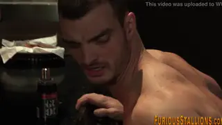 Muscular Hunk Reaches Climax After Intense Rimming Session