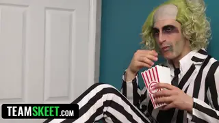 Cosplay Foursome Ends in Messy Cumshot Finale