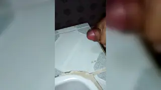 Muscular Hunk Delivers Explosive Cumshot After Oral Service
