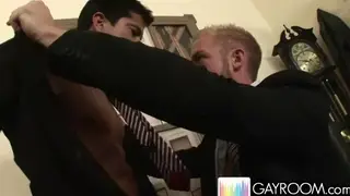 Amateur Guy Shows Off in Solo Cam Session