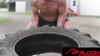 Muscular Jock Barebacks a Voluptuous Hunk
