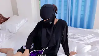 Curvy Indian Stepmom in Hijab Earns Creampie on First Try