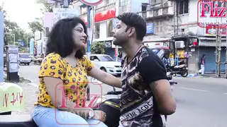 Indian MILF Unveils Heavy Breasts in Saree Tease