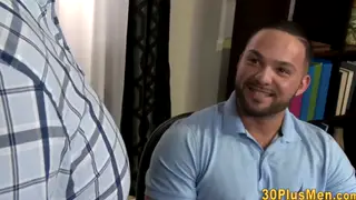 Muscled Bottom Gets Rimmed Before a Facial Finish