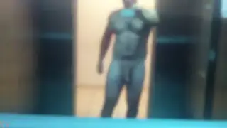Amateur Guy Flaunts His Body in Short Clip
