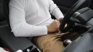 Muscular Daddy Edges and Shoots Thick Load on His Lips in Car