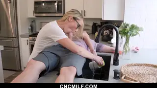 Blonde MILF Offers Free-Use Hospitality in Hospital