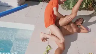 Interracial Poolside Encounter Ends With Facial Finish