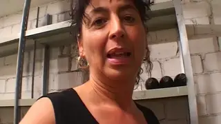 Curvy Mature MILF Demands Doggystyle and Rimming