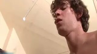 Fit Guy Takes a Thick Bareback Blowjob