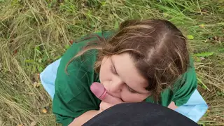 Curvy Girlfriend Gives Head Before Lakeside Sex