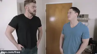 Muscular Hunk Takes Bareback Pounding After Deep Throat