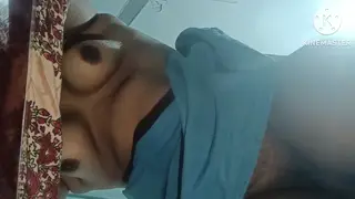 Curvy Indian Wife Enjoys Massage With Secret Lover