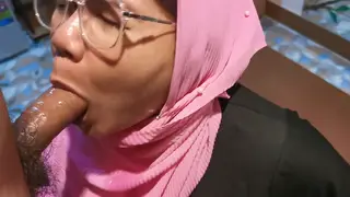 Curvy MILF in Hijab Deepthroats Husband