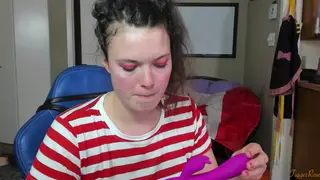 Brunette Tests a New Vibrator on Her Sensitive Clit