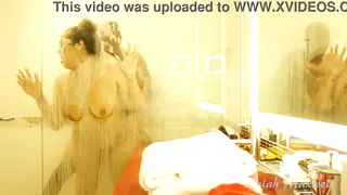 Cheating Shower Encounter With a Thick BBC