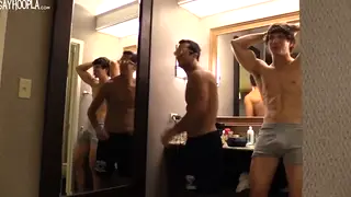 Muscular Hunk Shows Off His Body During a Slow Solo Session