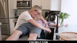 Busty Wife Services Guest in Freeuse Home