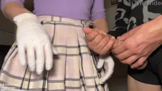 Busty Mature MILF Compares Condom and Raw in Handjob