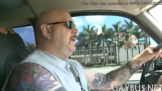 Amateur Guy Gives Sloppy Oral in Grainy Clip