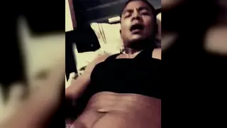 Amateur Guy Enjoys Solo Pleasure in Brief Clip