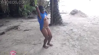 Voluptuous Ebony Tourist Masturbates on Sandy Beach