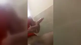 Amateur Shows Off Handjob Skills on Webcam