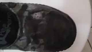 Neighbour Finishes on Feet After Intense Handjob