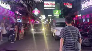 Amateur Couple Finds Passion on a Quiet Street
